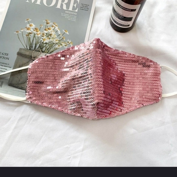Accessories - 😷😷Beautiful Rose Gold Pink SequinedFace Mask😷😷